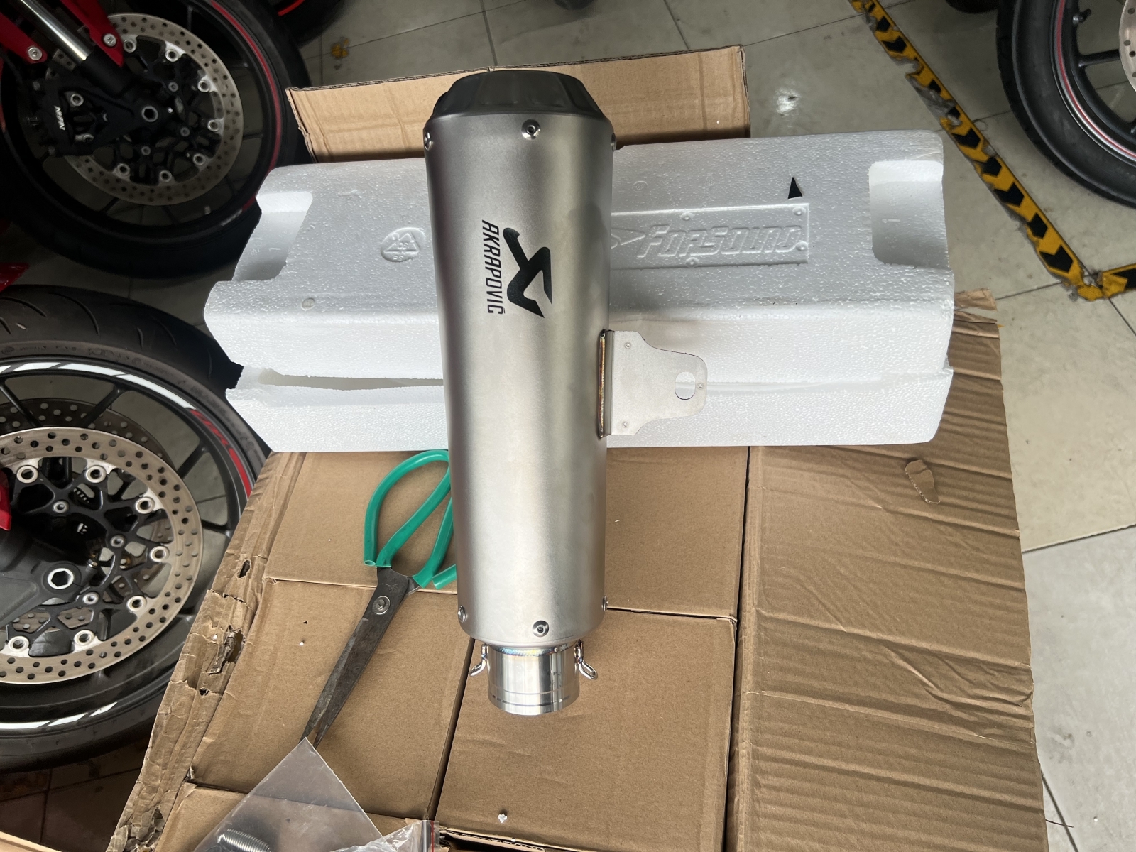 Pô aka r3 loại đẹp họng 51mm