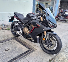 HONDA CBR650R 2020 odo 4000km