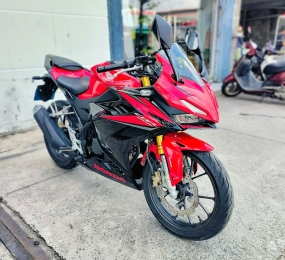HONDA CBR150R 2023 odo 700km