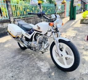 Honda CB250 BỒ CÂU CSGT HUYỀN THOẠI