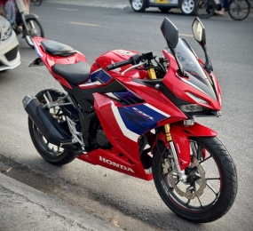 Honda CBR150R model 2021 odo 8900