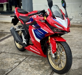 HONDA CBR150R 2023 odo 4000km bssg